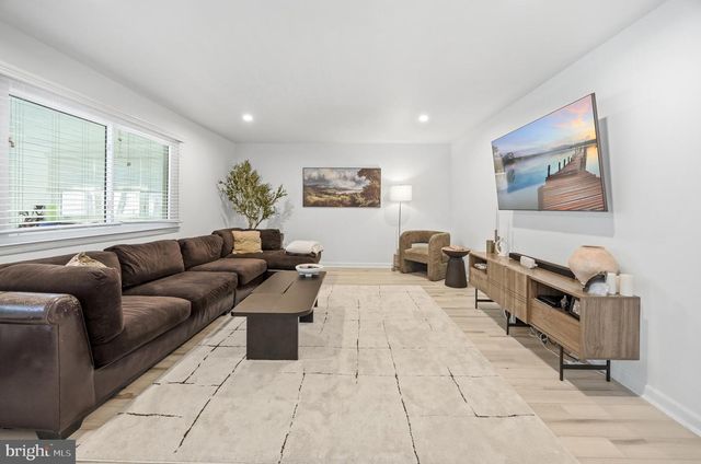 500 TEAROSE LN, Cherry Hill, NJ 08003