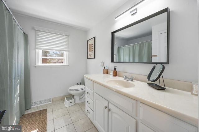 500 TEAROSE LN, Cherry Hill, NJ 08003