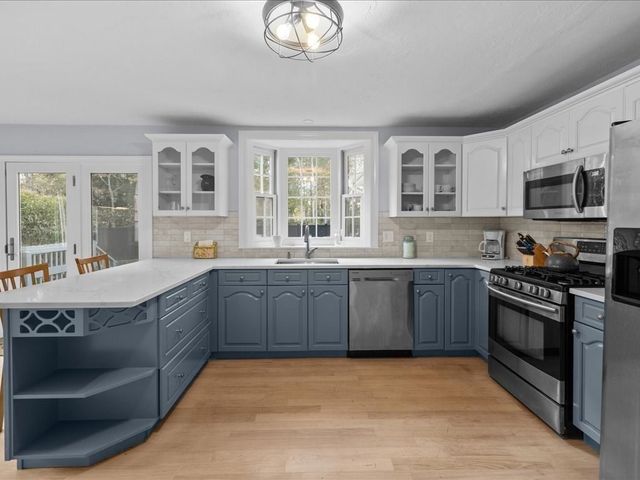 266 Algonquin Ave, Mashpee, MA 02649