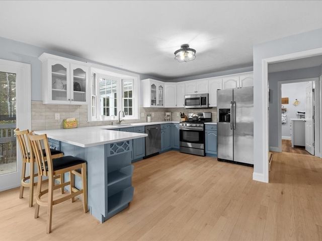 266 Algonquin Ave, Mashpee, MA 02649