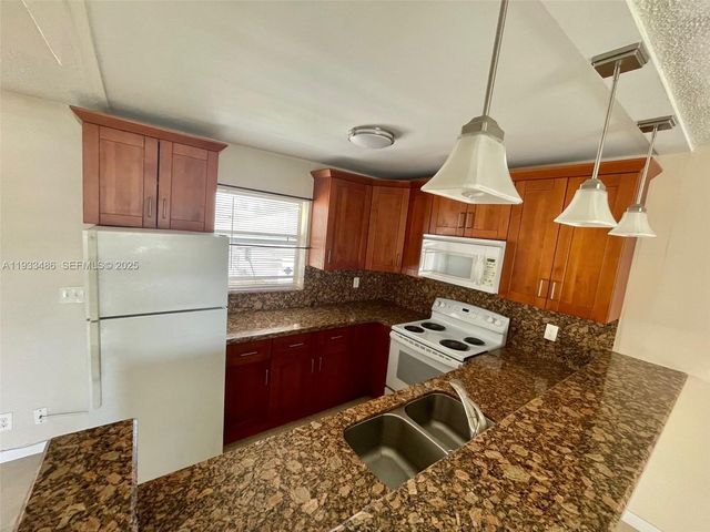 2519 Pierce St 09, Hollywood, FL 33020