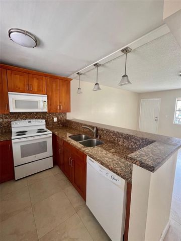 2519 Pierce St 09, Hollywood, FL 33020