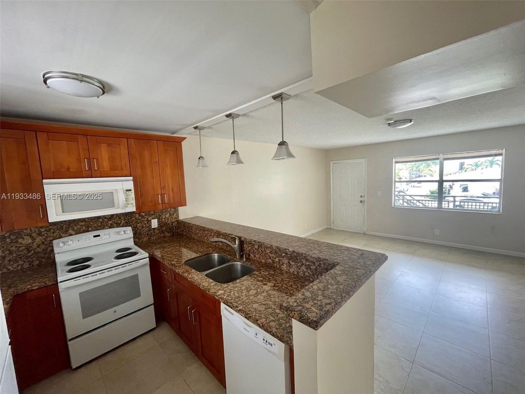 2519 Pierce St 09, Hollywood, FL 33020