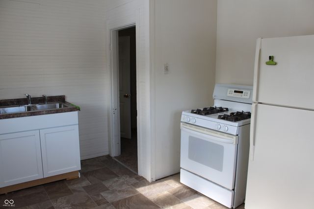 233 W 4th Street, Anderson, IN 46016