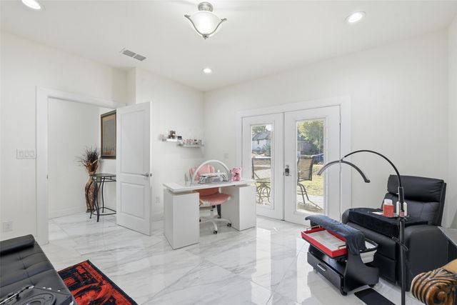 7725 Lakeview Circle, Fort Worth, TX 76179