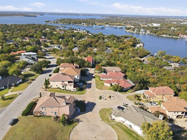 7725 Lakeview Circle, Fort Worth, TX 76179