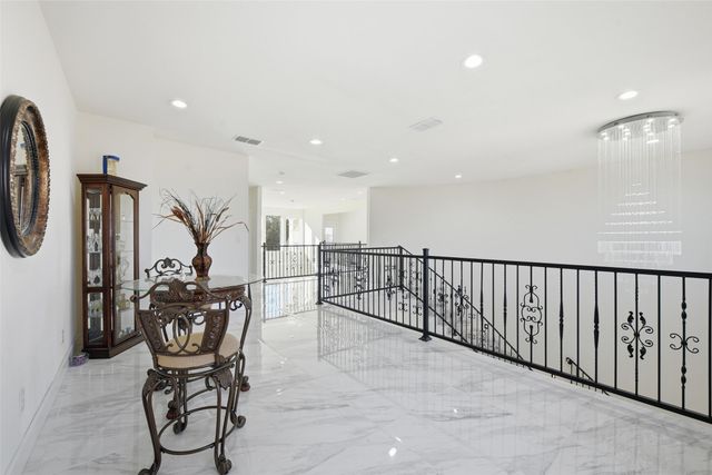 7725 Lakeview Circle, Fort Worth, TX 76179