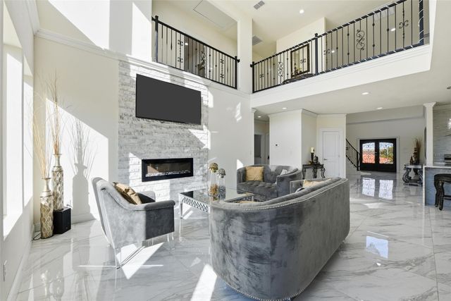 7725 Lakeview Circle, Fort Worth, TX 76179