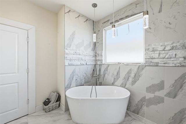 7725 Lakeview Circle, Fort Worth, TX 76179