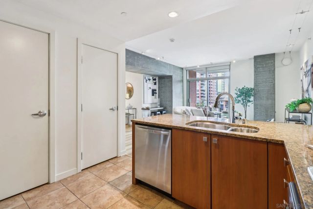 800 The Mark Lane 607, San Diego, CA 92101