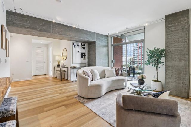 800 The Mark Lane 607, San Diego, CA 92101