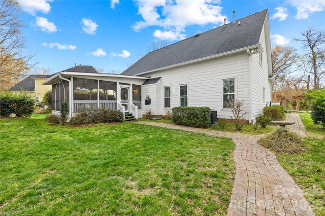 8312 Forest Shadow Circle, Cornelius, NC 28031