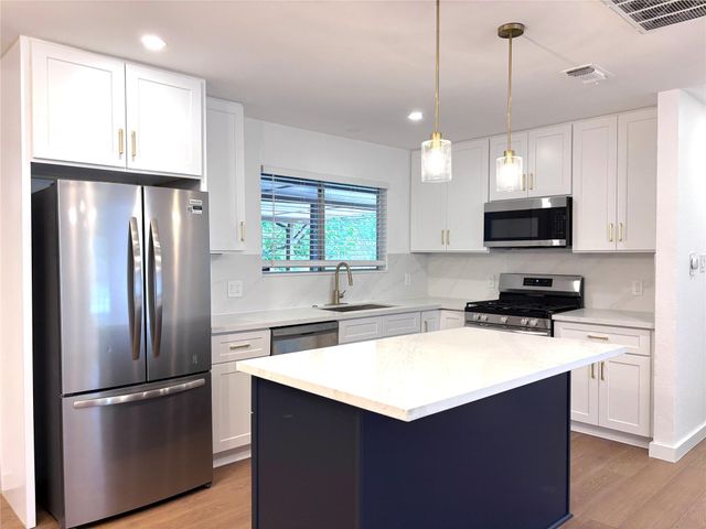 1706 Gatlinburg DR, Pflugerville, TX 78660