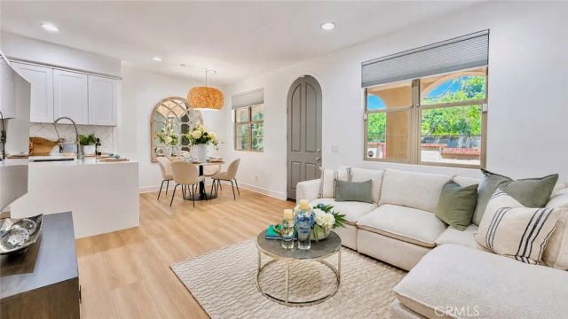 862 E Baseline, Claremont, CA 91711