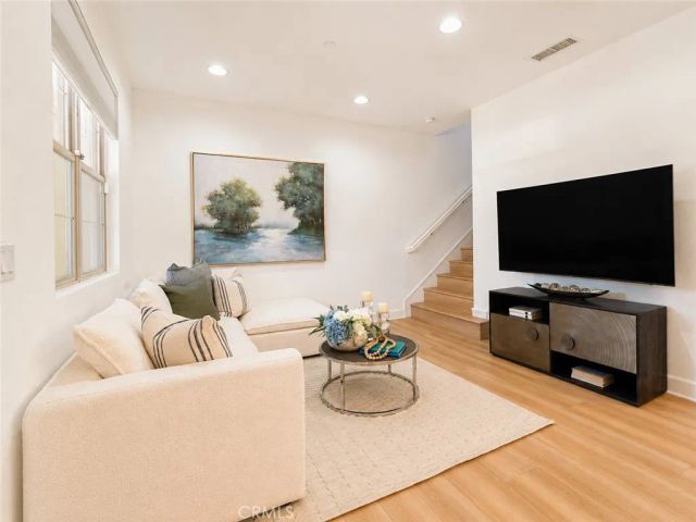 862 E Baseline, Claremont, CA 91711