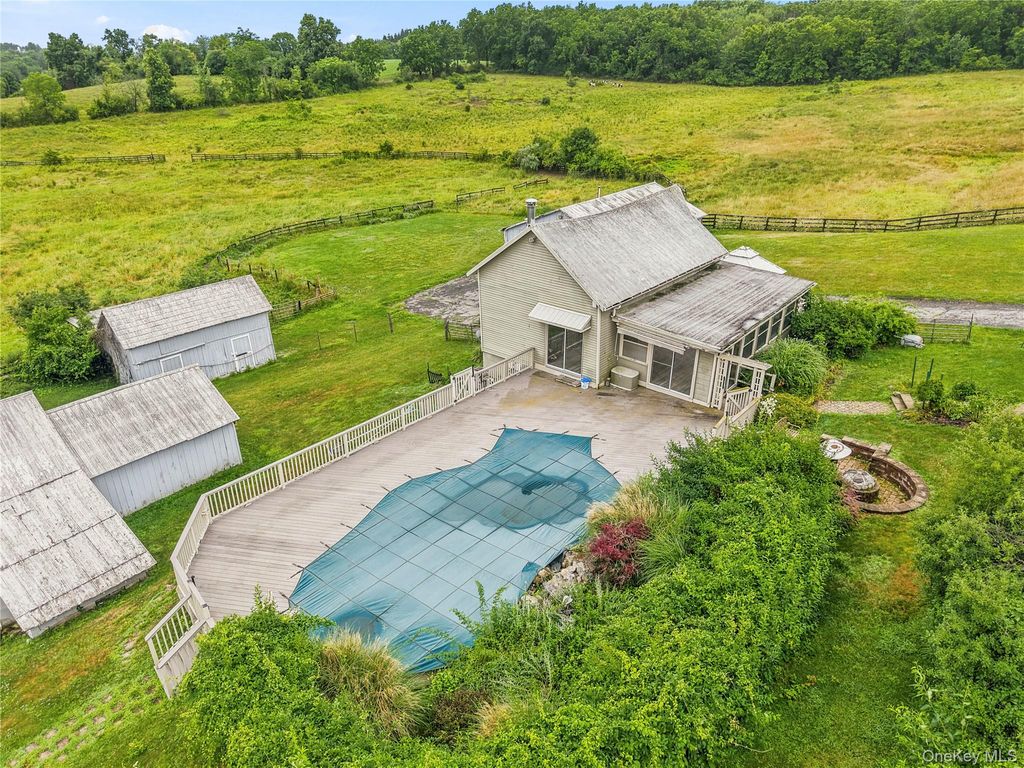 35 Milburn Road Pool House, Goshen, NY 10924