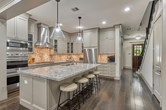 416 W 18th Street, Houston, TX 77008