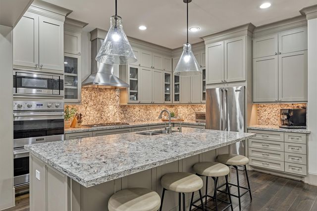 416 W 18th Street, Houston, TX 77008