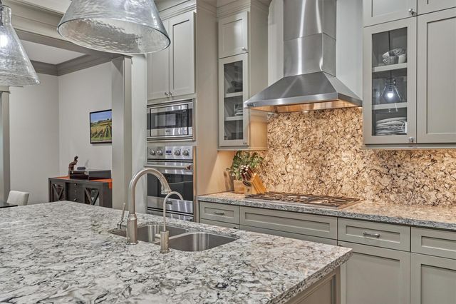 416 W 18th Street, Houston, TX 77008