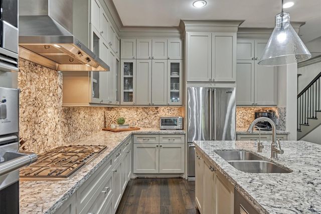 416 W 18th Street, Houston, TX 77008