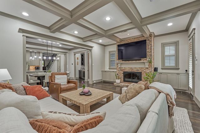 416 W 18th Street, Houston, TX 77008