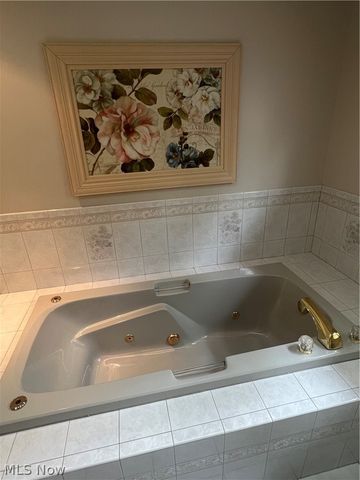8536 Cherry Hill Place, Youngstown, OH 44514