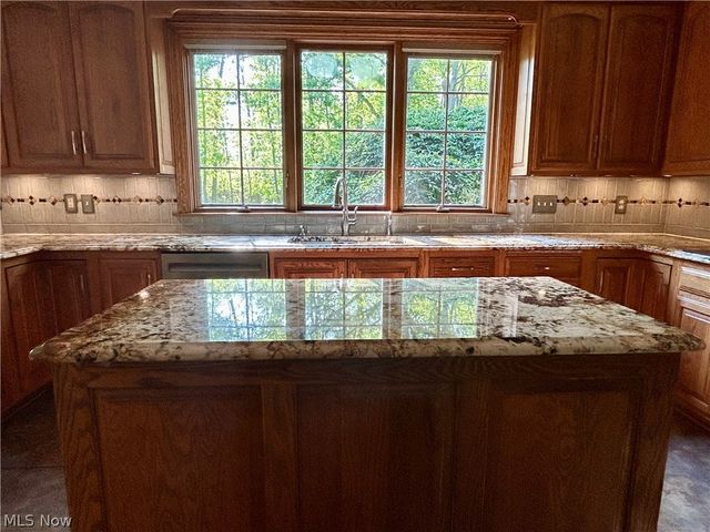 8536 Cherry Hill Place, Youngstown, OH 44514