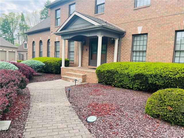 8536 Cherry Hill Place, Youngstown, OH 44514