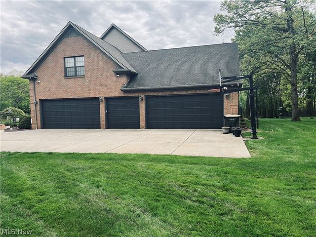 8536 Cherry Hill Place, Youngstown, OH 44514