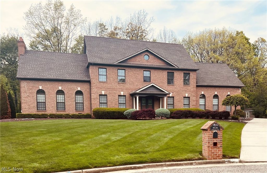 8536 Cherry Hill Place, Youngstown, OH 44514