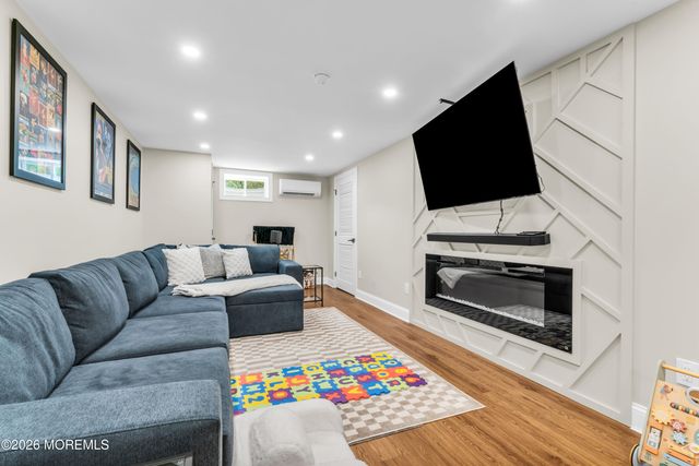 11 Forest Drive, Middletown, NJ 07748