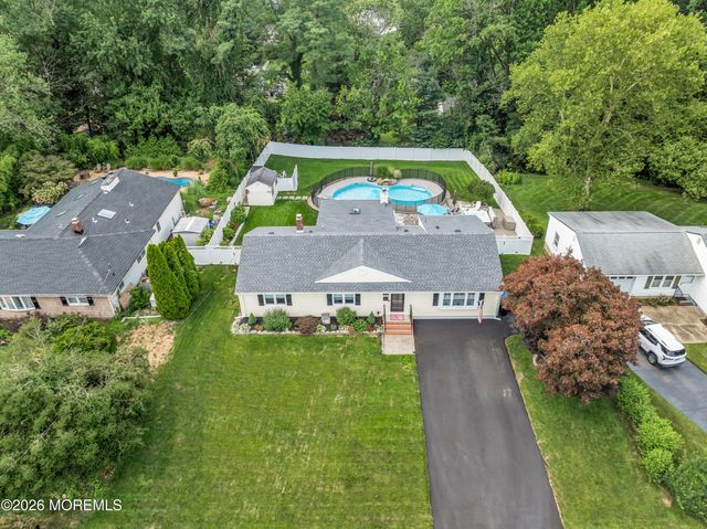 11 Forest Drive, Middletown, NJ 07748