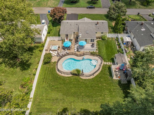 11 Forest Drive, Middletown, NJ 07748