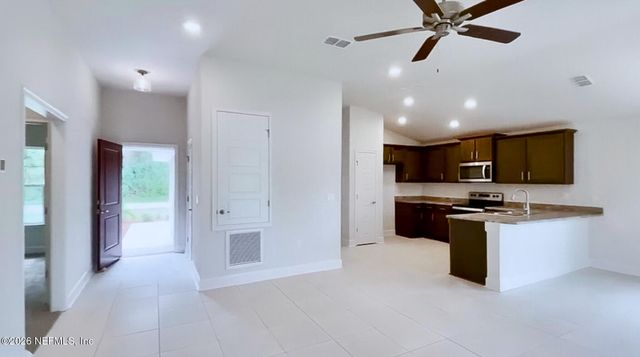 7738 LOOKOUT POINT Drive, Jacksonville, FL 32210