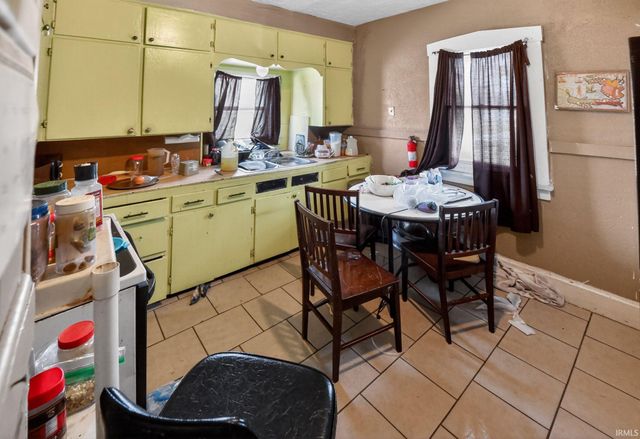 1526 N Olive Street, South Bend, IN 46628