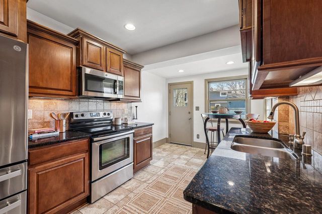 709 N Cumberland DRIVE, Waukesha, WI 53188
