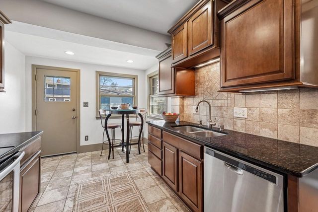 709 N Cumberland DRIVE, Waukesha, WI 53188