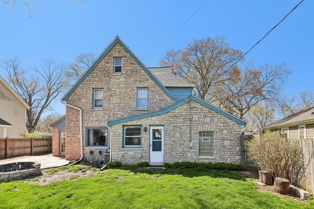 709 N Cumberland DRIVE, Waukesha, WI 53188