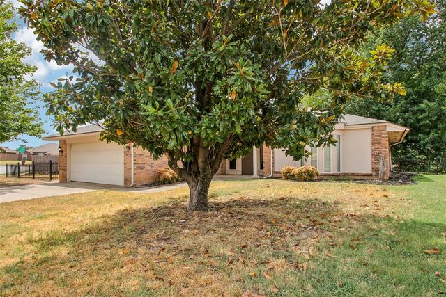 1536 Creekside Drive, Norman, OK 73071