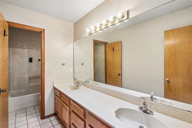 1536 Creekside Drive, Norman, OK 73071
