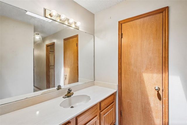 1536 Creekside Drive, Norman, OK 73071