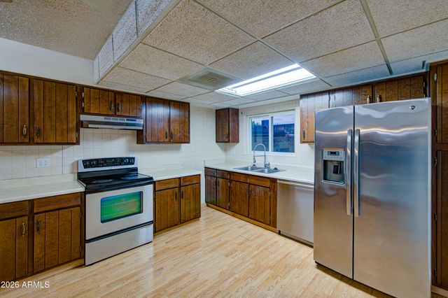 5562 W EDGEMONT Avenue, Phoenix, AZ 85035