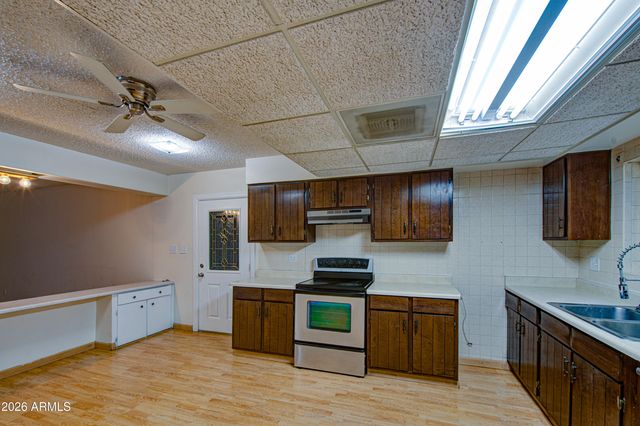 5562 W EDGEMONT Avenue, Phoenix, AZ 85035