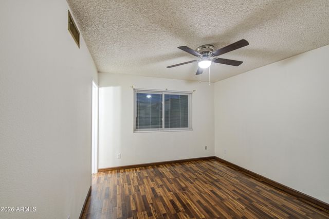 5562 W EDGEMONT Avenue, Phoenix, AZ 85035