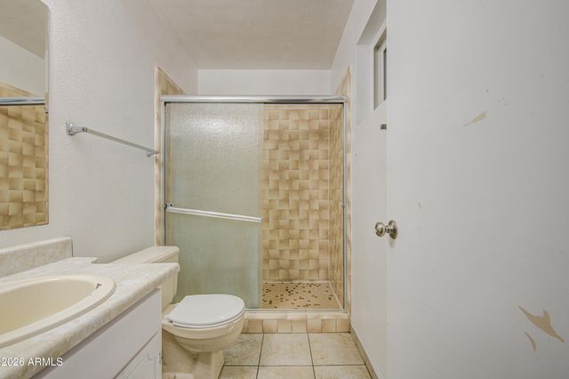 5562 W EDGEMONT Avenue, Phoenix, AZ 85035