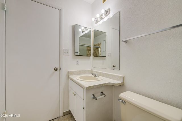 5562 W EDGEMONT Avenue, Phoenix, AZ 85035