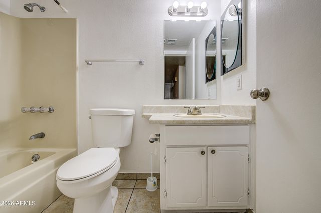 5562 W EDGEMONT Avenue, Phoenix, AZ 85035