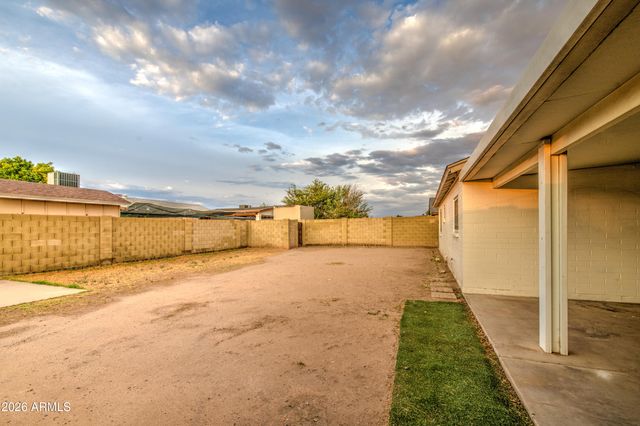 5562 W EDGEMONT Avenue, Phoenix, AZ 85035