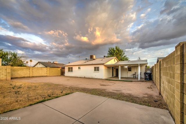5562 W EDGEMONT Avenue, Phoenix, AZ 85035