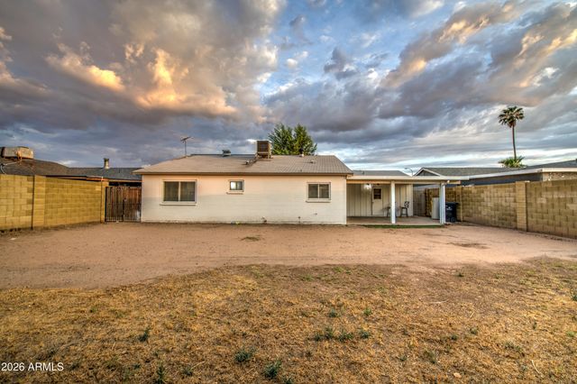 5562 W EDGEMONT Avenue, Phoenix, AZ 85035